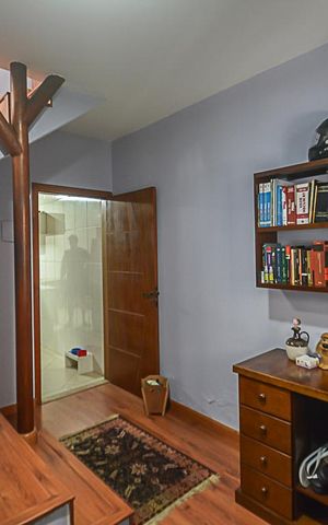 Casa à venda com 172m², 3 quartos e 2 vagas Casa à venda com 172m², 3 quartos e 2 vagasEscritório