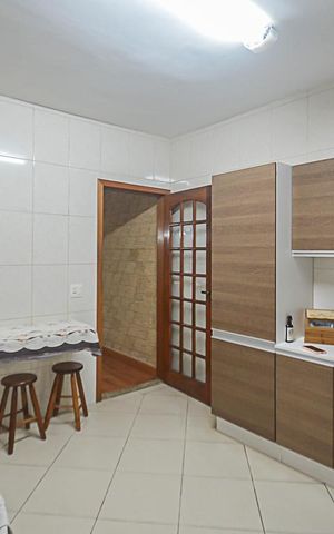 Casa à venda com 172m², 3 quartos e 2 vagas Casa à venda com 172m², 3 quartos e 2 vagasCozinha
