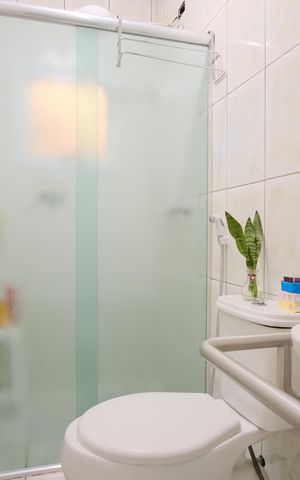 Casa à venda com 175m², 4 quartos e 2 vagasBanheiro da Suíte 1