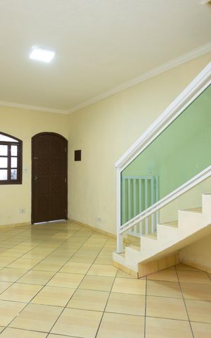 Casa à venda com 228m², 3 quartos e 5 vagas Casa à venda com 228m², 3 quartos e 5 vagasSala