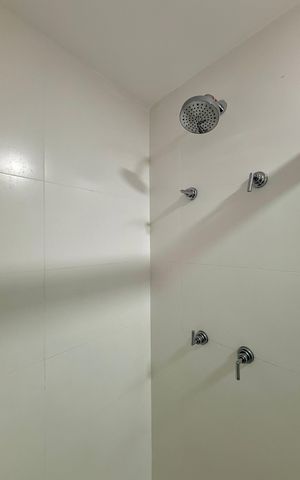 Studio para alugar com 28m², 0 quarto e sem vaga Studio para alugar com 28m², 0 quarto e sem vagaBanheiro