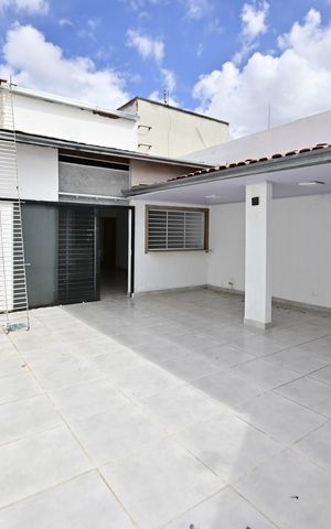 Casa para alugar com 275m², 3 quartos e 3 vagas