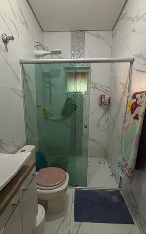 Casa à venda com 225m², 4 quartos e 2 vagas Casa à venda com 225m², 4 quartos e 2 vagasBanheiro