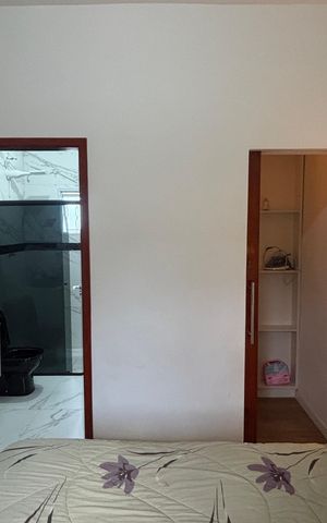 Casa à venda com 225m², 4 quartos e 2 vagas Casa à venda com 225m², 4 quartos e 2 vagasSuite