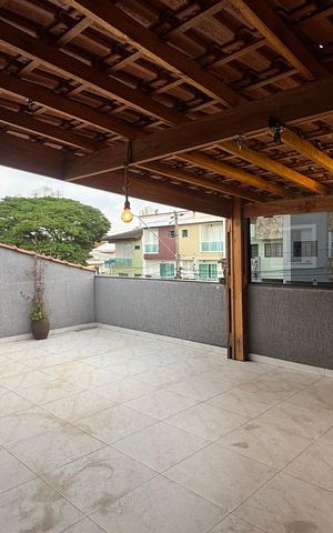 Casa à venda com 225m², 4 quartos e 2 vagas Casa à venda com 225m², 4 quartos e 2 vagasCobertura