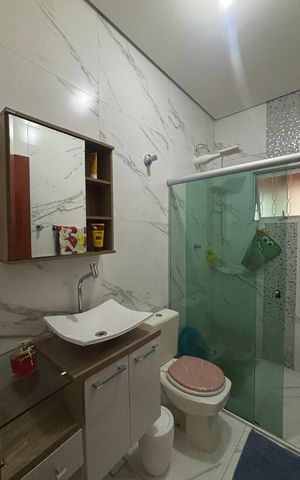 Casa à venda com 225m², 4 quartos e 2 vagas Casa à venda com 225m², 4 quartos e 2 vagasBanheiro