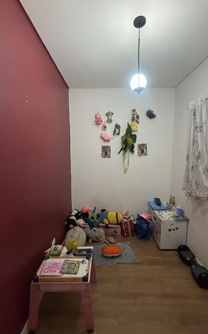 Casa à venda com 225m², 4 quartos e 2 vagas Casa à venda com 225m², 4 quartos e 2 vagasQuarto 1
