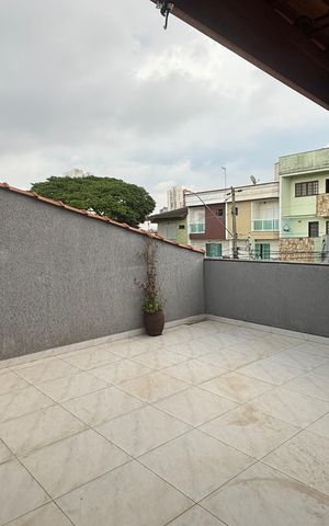 Casa à venda com 225m², 4 quartos e 2 vagas Casa à venda com 225m², 4 quartos e 2 vagasCobertura