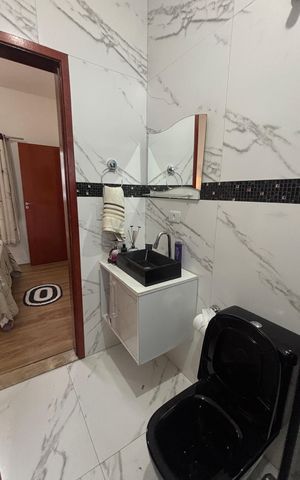 Casa à venda com 225m², 4 quartos e 2 vagas Casa à venda com 225m², 4 quartos e 2 vagasBanheiro da Suíte