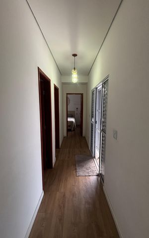 Casa à venda com 225m², 4 quartos e 2 vagas Casa à venda com 225m², 4 quartos e 2 vagasCorredor