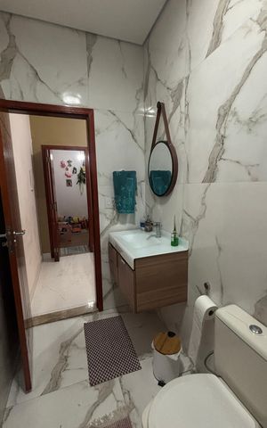 Casa à venda com 225m², 4 quartos e 2 vagas Casa à venda com 225m², 4 quartos e 2 vagasLavabo
