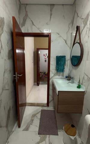 Casa à venda com 225m², 4 quartos e 2 vagas Casa à venda com 225m², 4 quartos e 2 vagasLavabo