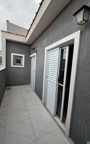 Casa à venda com 225m², 4 quartos e 2 vagas Casa à venda com 225m², 4 quartos e 2 vagasQuarto 2 Varanda