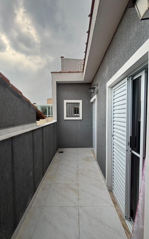 Casa à venda com 225m², 4 quartos e 2 vagas Casa à venda com 225m², 4 quartos e 2 vagasQuarto 2 Varanda