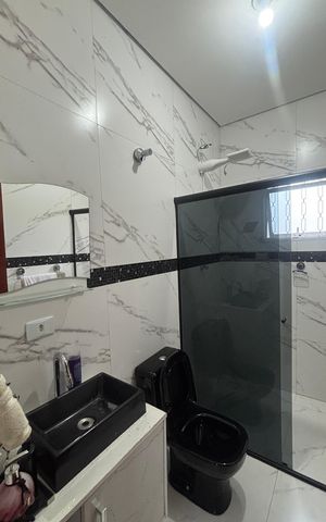 Casa à venda com 225m², 4 quartos e 2 vagas Casa à venda com 225m², 4 quartos e 2 vagasBanheiro da Suíte