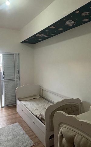 Casa à venda com 225m², 4 quartos e 2 vagas Casa à venda com 225m², 4 quartos e 2 vagasQuarto 2