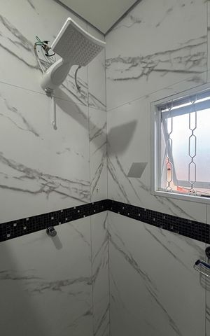 Casa à venda com 225m², 4 quartos e 2 vagas Casa à venda com 225m², 4 quartos e 2 vagasBanheiro da Suíte