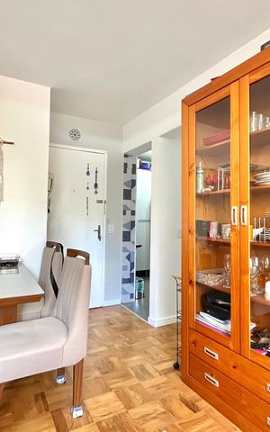 Apartamento à venda com 55m², 2 quartos e 1 vaga Apartamento à venda com 55m², 2 quartos e 1 vagaSala