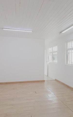 Casa à venda com 259m², 4 quartos e 2 vagas Casa à venda com 259m², 4 quartos e 2 vagasSala 1