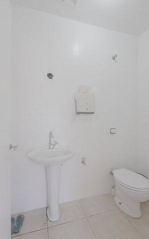 Casa à venda com 259m², 4 quartos e 2 vagas Casa à venda com 259m², 4 quartos e 2 vagasLavabo