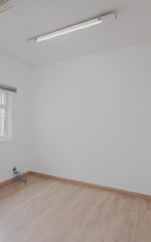 Casa à venda com 259m², 4 quartos e 2 vagas Casa à venda com 259m², 4 quartos e 2 vagasQuarto 2