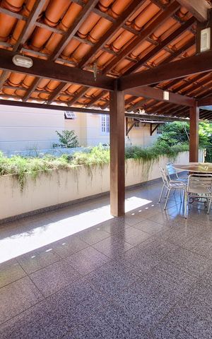 Casa de condomínio à venda com 350m², 3 quartos e 2 vagas Casa de condomínio à venda com 350m², 3 quartos e 2 vagasVaranda gourmet