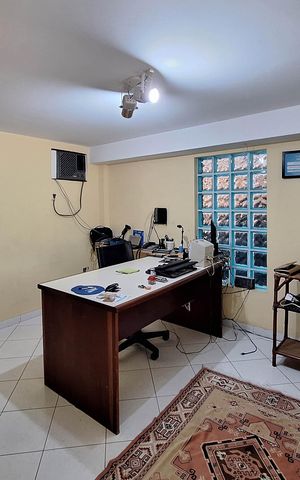 Casa de condomínio à venda com 350m², 3 quartos e 2 vagas Casa de condomínio à venda com 350m², 3 quartos e 2 vagasEscritório 2