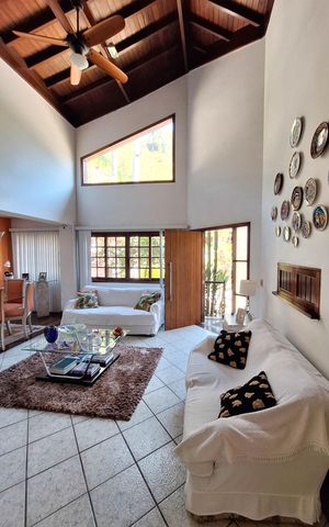 Casa de condomínio à venda com 350m², 3 quartos e 2 vagas Casa de condomínio à venda com 350m², 3 quartos e 2 vagasSala 1