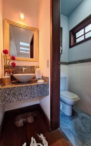 Casa de condomínio à venda com 350m², 3 quartos e 2 vagas Casa de condomínio à venda com 350m², 3 quartos e 2 vagasLavabo