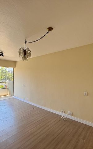 Apartamento para alugar com 80m², 2 quartos e 1 vaga Apartamento para alugar com 80m², 2 quartos e 1 vagaSala