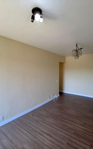 Apartamento para alugar com 80m², 2 quartos e 1 vaga Apartamento para alugar com 80m², 2 quartos e 1 vagaSala