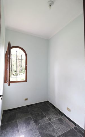 Casa para alugar com 3884m², 14 quartos e 16 vagas Casa para alugar com 3884m², 14 quartos e 16 vagasQuartinho 8