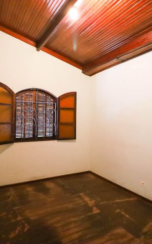 Casa para alugar com 3884m², 14 quartos e 16 vagas Casa para alugar com 3884m², 14 quartos e 16 vagasQuarto 2 - Caseiro