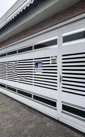Casa à venda com 223m², 3 quartos e 2 vagasFachada