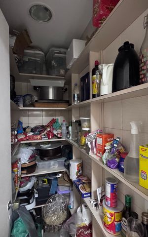 Apartamento à venda com 193m², 4 quartos e 3 vagas Apartamento à venda com 193m², 4 quartos e 3 vagasCozinha e Área de Serviço