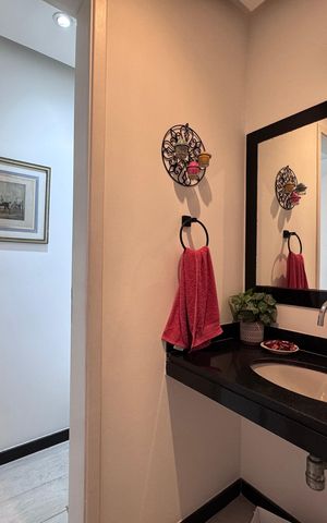 Apartamento à venda com 193m², 4 quartos e 3 vagas Apartamento à venda com 193m², 4 quartos e 3 vagasLavabo