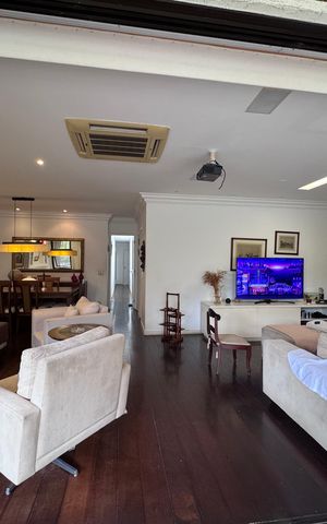 Apartamento à venda com 193m², 4 quartos e 3 vagas Apartamento à venda com 193m², 4 quartos e 3 vagasSala