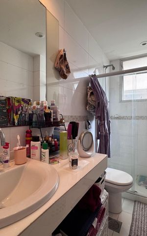 Apartamento à venda com 193m², 4 quartos e 3 vagas Apartamento à venda com 193m², 4 quartos e 3 vagasSuíte 1 - Banheiro