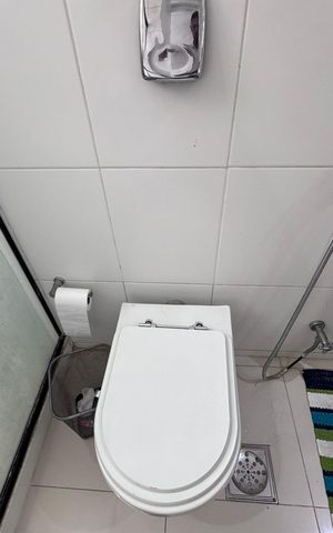 Apartamento à venda com 193m², 4 quartos e 3 vagas Apartamento à venda com 193m², 4 quartos e 3 vagasBanheiro Social