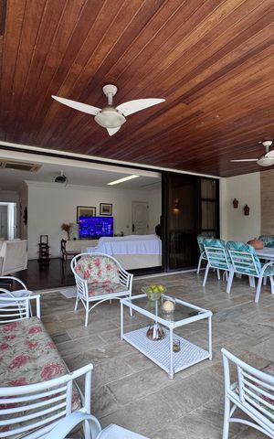 Apartamento à venda com 193m², 4 quartos e 3 vagas Apartamento à venda com 193m², 4 quartos e 3 vagasVaranda