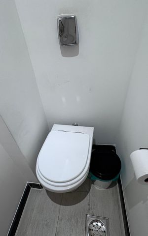 Apartamento à venda com 193m², 4 quartos e 3 vagas Apartamento à venda com 193m², 4 quartos e 3 vagasLavabo