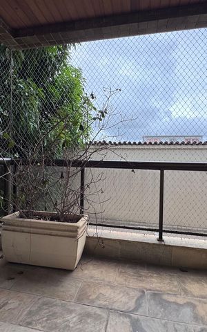 Apartamento à venda com 193m², 4 quartos e 3 vagas Apartamento à venda com 193m², 4 quartos e 3 vagasSuíte 1 - Varanda