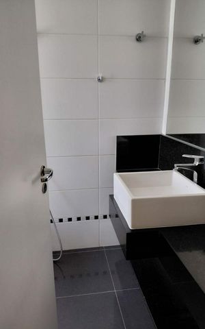 Apartamento para alugar com 220m², 3 quartos e 2 vagas