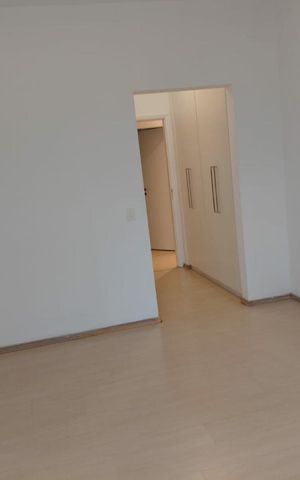 Apartamento para alugar com 220m², 3 quartos e 2 vagas