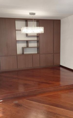 Apartamento para alugar com 220m², 3 quartos e 2 vagas