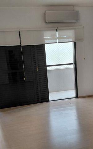 Apartamento para alugar com 220m², 3 quartos e 2 vagas