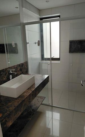 Apartamento para alugar com 220m², 3 quartos e 2 vagas