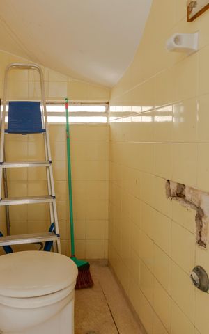 Casa à venda com 180m², 3 quartos e 1 vaga Casa à venda com 180m², 3 quartos e 1 vagaLavabo