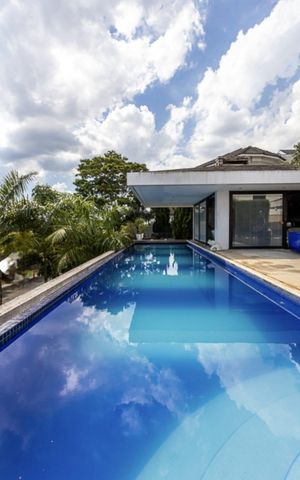 Casa de condomínio à venda com 531m², 4 quartos e 6 vagas