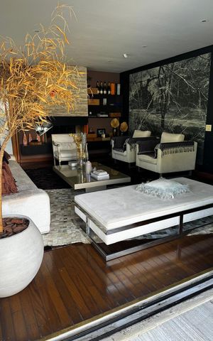 Casa de condomínio à venda com 531m², 4 quartos e 6 vagas